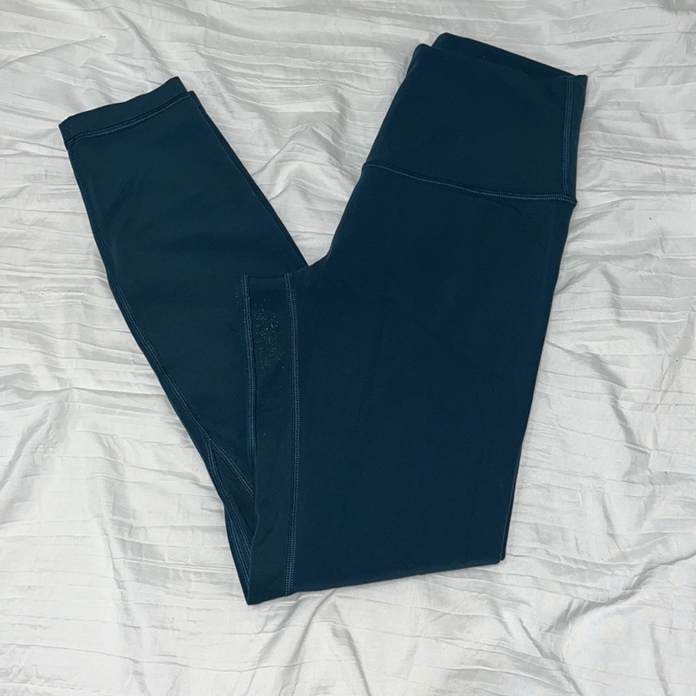 Lululemon Aligns 25” - Picture 2 of 6